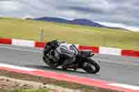 cadwell-no-limits-trackday;cadwell-park;cadwell-park-photographs;cadwell-trackday-photographs;enduro-digital-images;event-digital-images;eventdigitalimages;navarra;no-limits-trackdays;peter-wileman-photography;racing-digital-images;trackday-digital-images;trackday-photos